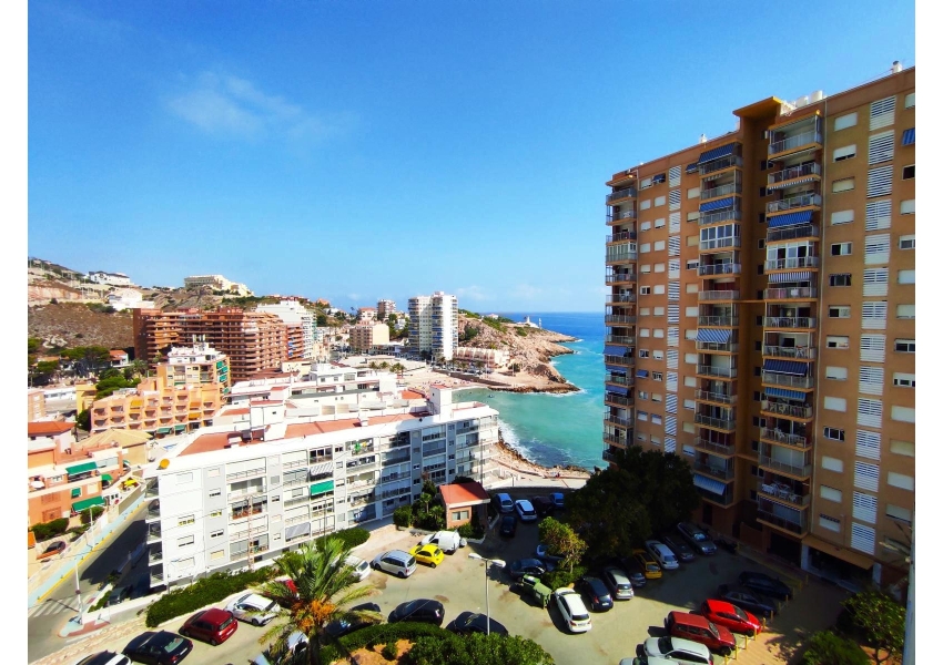 I linia morza- Apartament ze wspaniałymi widokami  z basenem Faro de Cullera